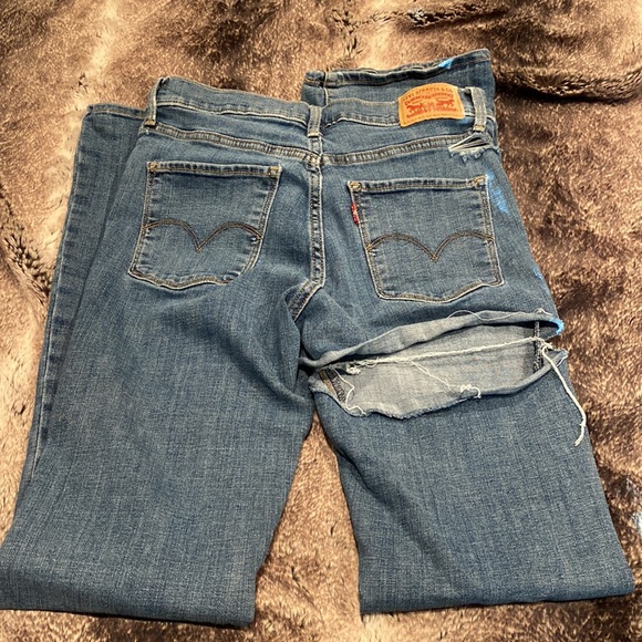 Levi’s - Picture 4 of 5